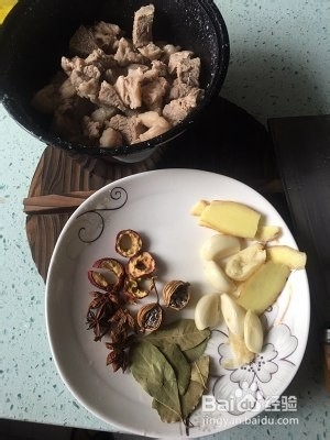 怎么做胡萝卜炖牛腩