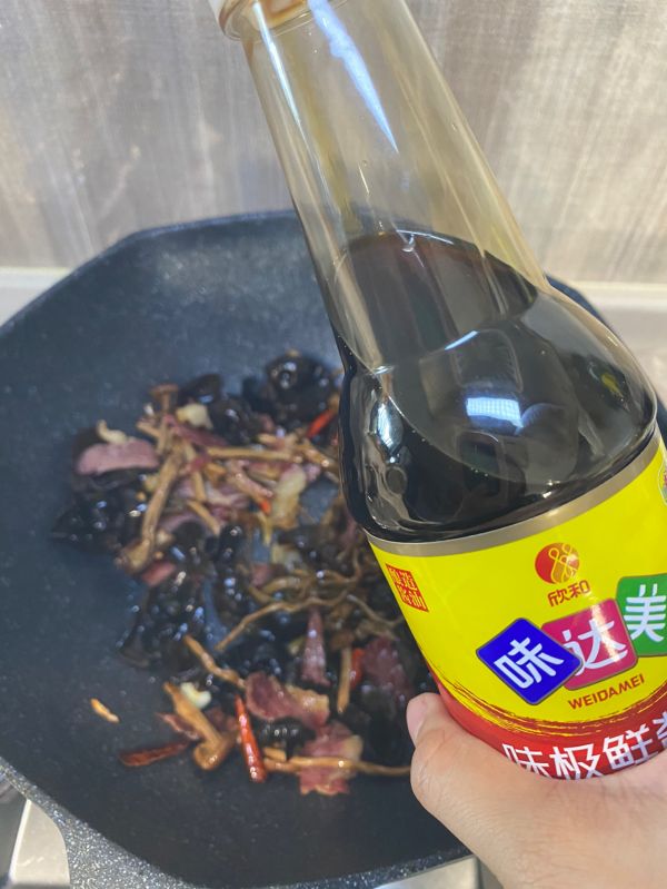 云腿干锅茶树菇