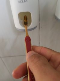自动挤牙膏器挤不出牙膏办法