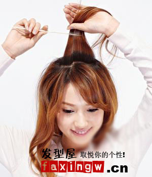 让自然直顺的长发变得有曲线