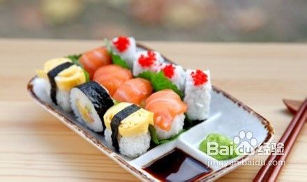 鱼籽酱寿司：外国小菜品，好看又好吃