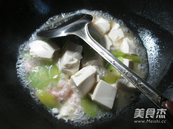 虾仁莴笋煮豆腐
