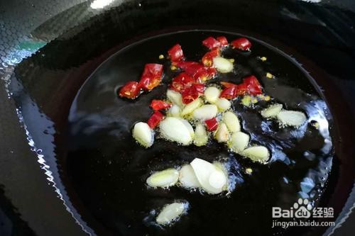 炝炒绿叶菜(空心菜)