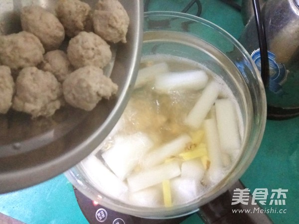 干贝萝卜肉丸汤