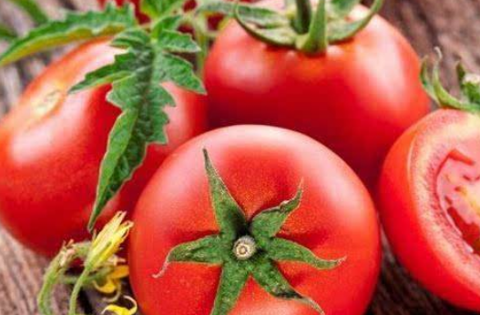 西红柿不能和什么一起吃，西红柿和什么相克