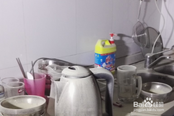 如何能快速除掉油烟机上的油垢?