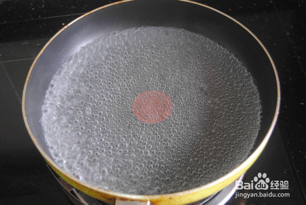 简单好吃的草菇肉酱面