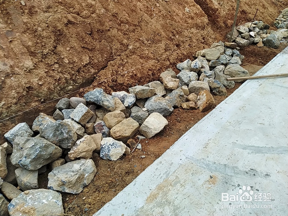 人字骨架襟边应该怎样做？