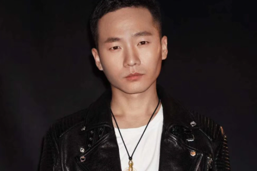 我坠入爱河那天在梦的什么什么回忆是什么歌