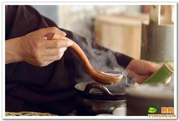 虫草花鸡腿炖蘑菇的做法
