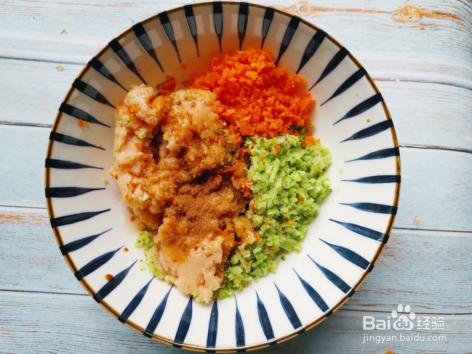 鸡胸肉蔬菜饼的做法