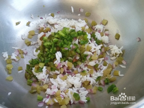 榨菜蛋炒饭的做法