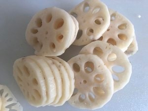 教你制作美味的椒盐藕片