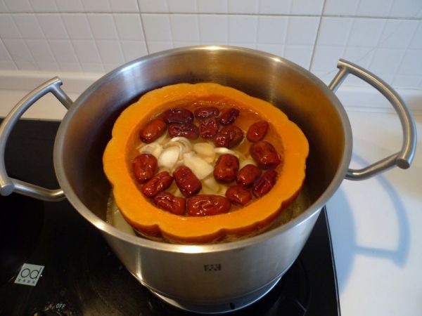 红枣百合南瓜盅