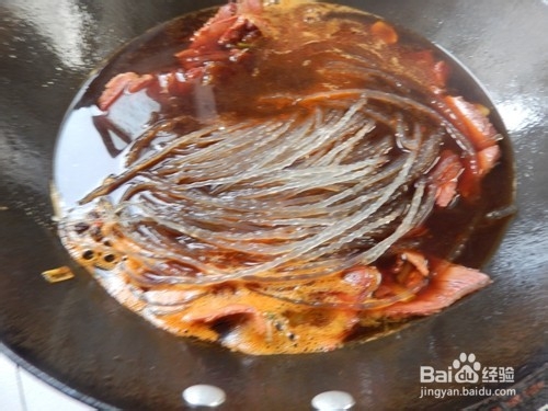 是菜也是主食：白菜牛肉炖粉条