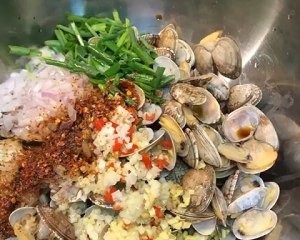 蒜蓉拌花甲的做法