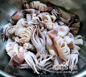 香辣小鱿鱼的制作过程