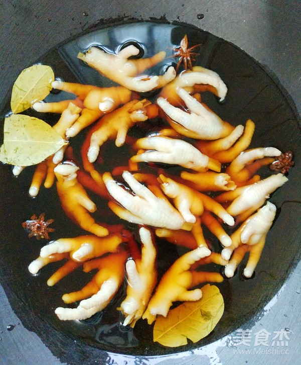 简单好吃的卤鸡爪