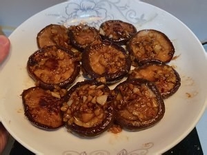 怎么样做出美味的蒜香蘑菇