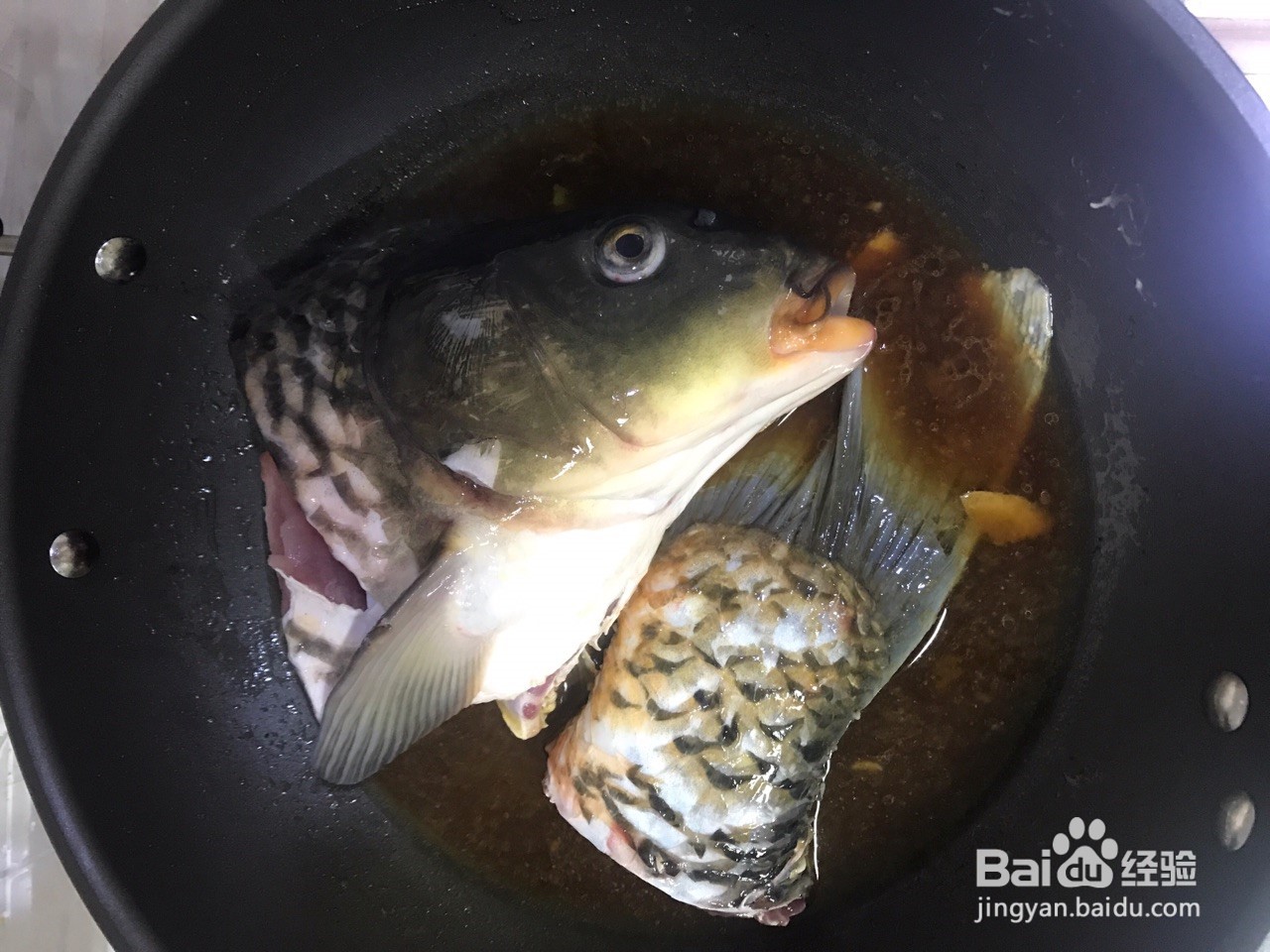 酱炖鲤鱼怎么做
