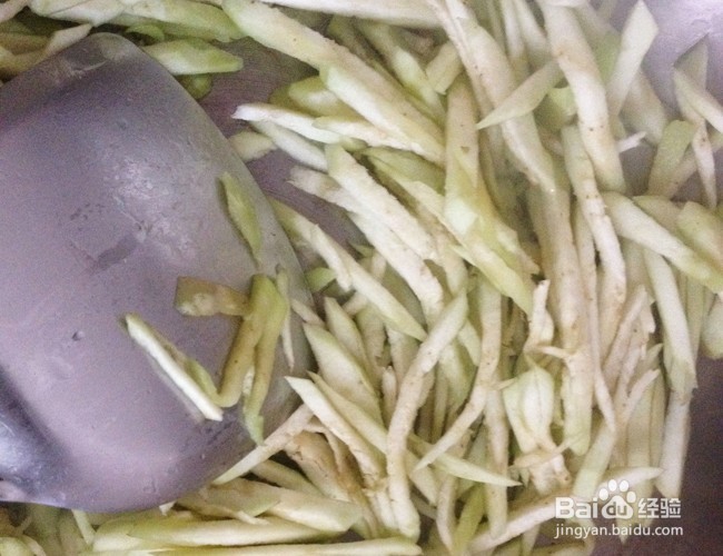 做一份素净的肉丝炒茄子