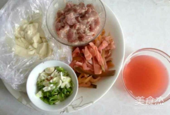 酸汤豆花肉片