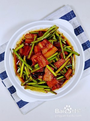 蒜苗炒腊肉的做法