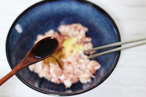 洋葱猪肉香菜发面馅饼