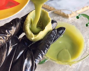 抹茶流心冰皮月饼的做法