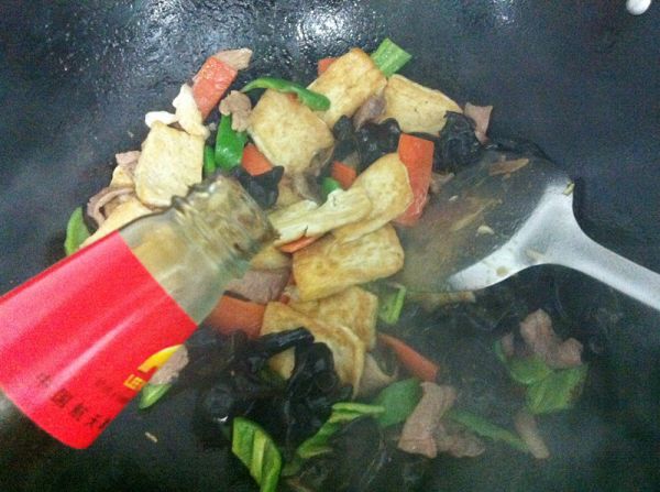 木耳辣椒烧豆腐