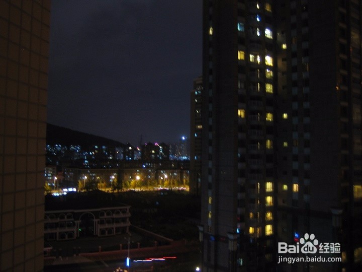 老年人怎样数码相机在夜间抓拍画面