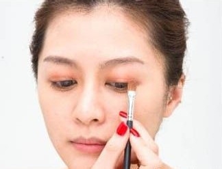 台湾美妆达人支招 水汪汪桃花妆恋爱顺利