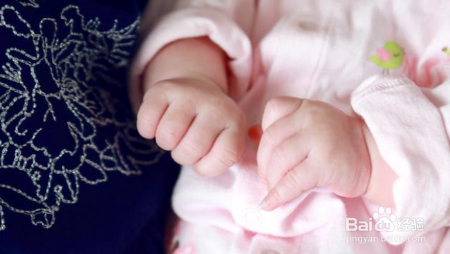 如何自己在家给新生儿宝宝拍照?