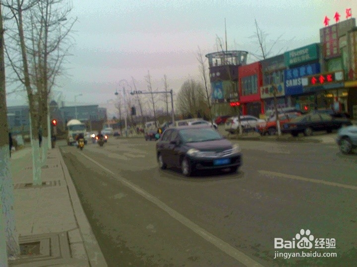 行驶的车辆怎样在通道中安全行驶