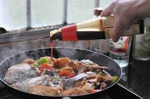 怎么做豆腐焖鱼 ？