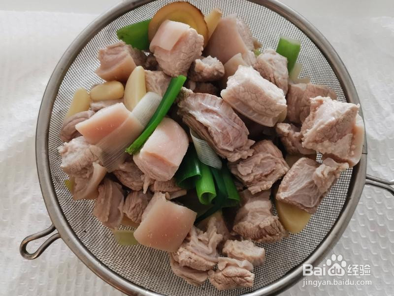 2人红烧肉的做法