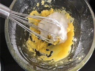 酸奶纸杯蛋糕怎么做