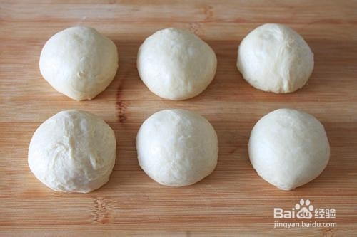 芝麻肠仔早餐面包做法