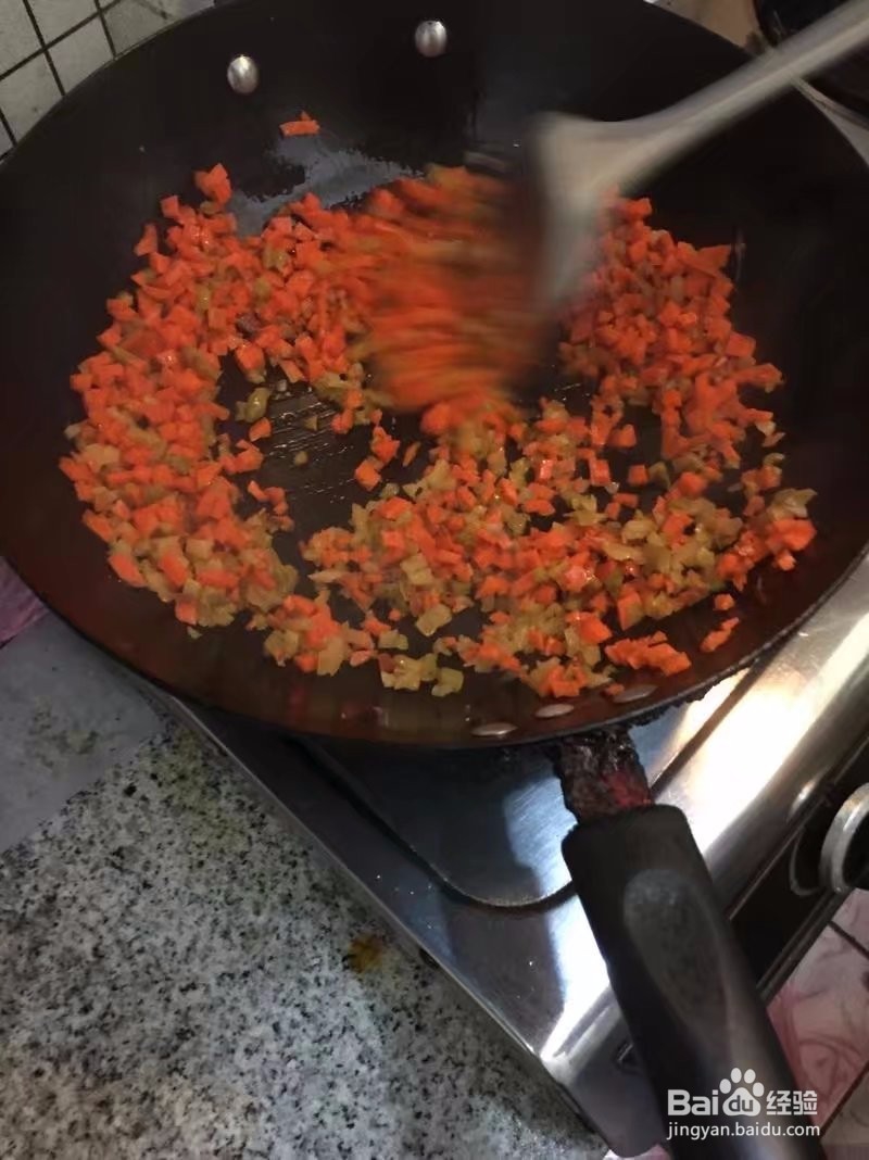 鲜三丁炒饭怎么做