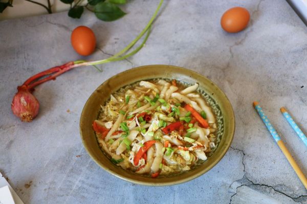 清淡养胃蛋花刀削面