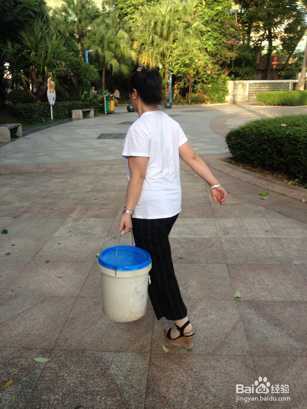夏季怎样防止中暑？