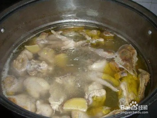 冻豆腐炖三黄鸡