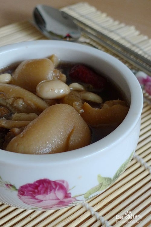 经期丰胸有妙招-边吃边大