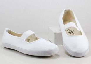 刷白色运动鞋的方法