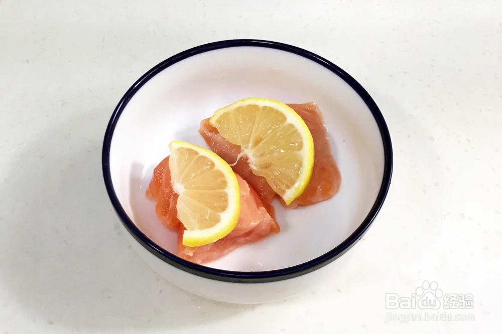 怎么做鸡胸肉三文鱼肠（宝宝辅食）？