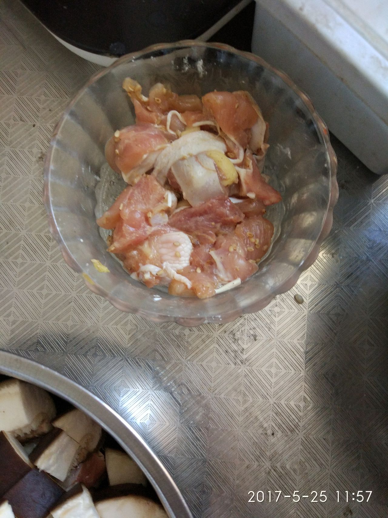 爱吃肉的你一定喜欢的小喵黄焖鸡!