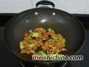 西兰花两吃之---【兰花梗炒肉】