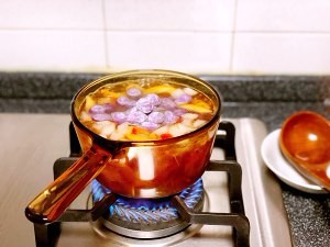桃胶芋圆水果羹的做法