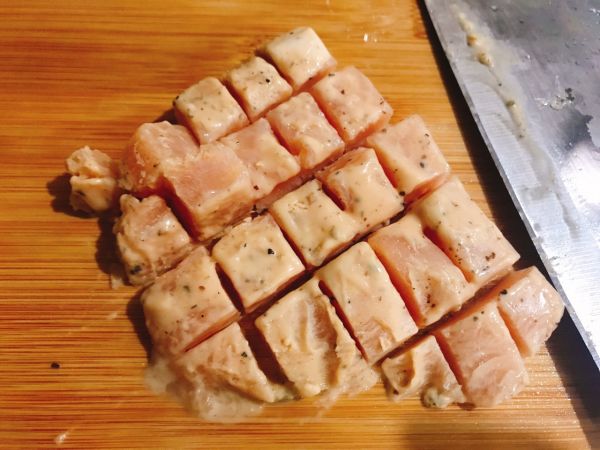 韭菜花炒鸡胸肉