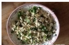 美味的小葱拌豆腐